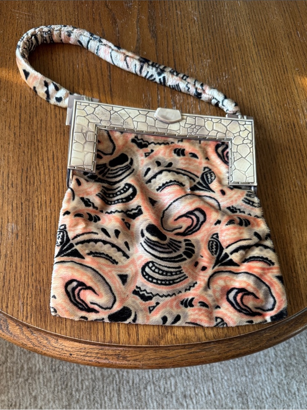 Vintage Velvet Frame-Top Handbag in Peach & Black